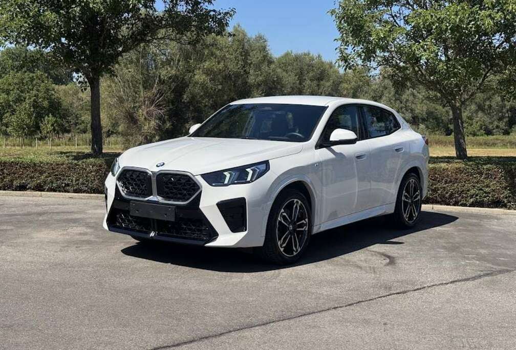 BMW sDrive20i M Sport / HUD / 360CAM / ICONIC GLOW
