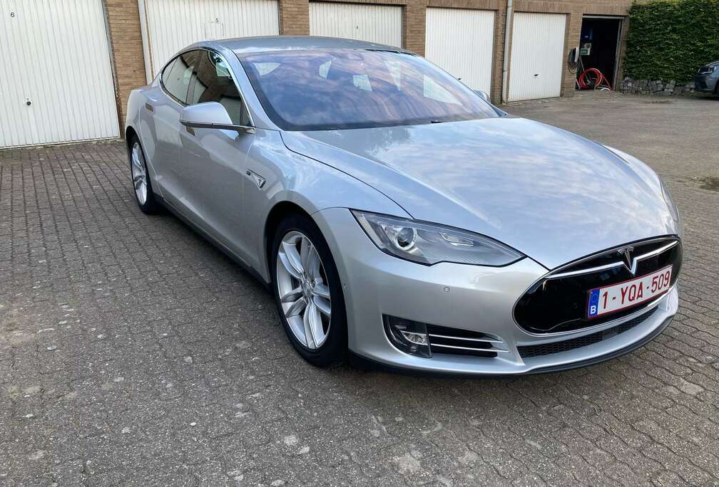 Tesla 85 D Premium interior BTW aftrekbaar