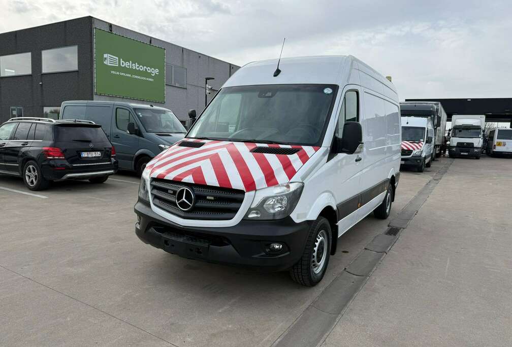 Mercedes-Benz 316 (Stock ID 46105)