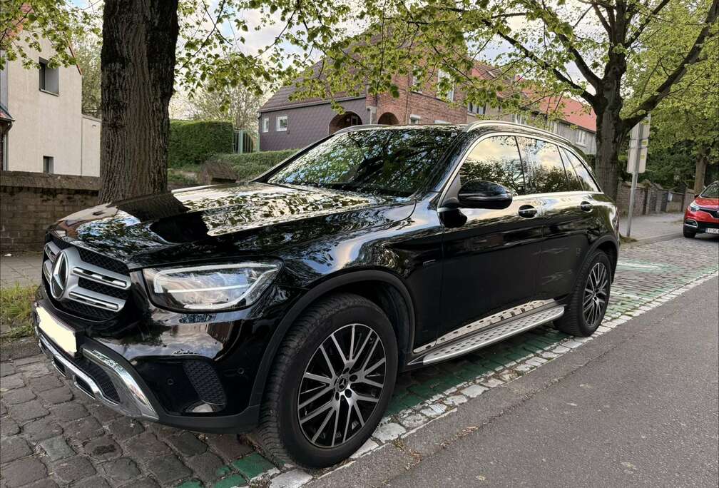 Mercedes-Benz e 4-Matic PHEV