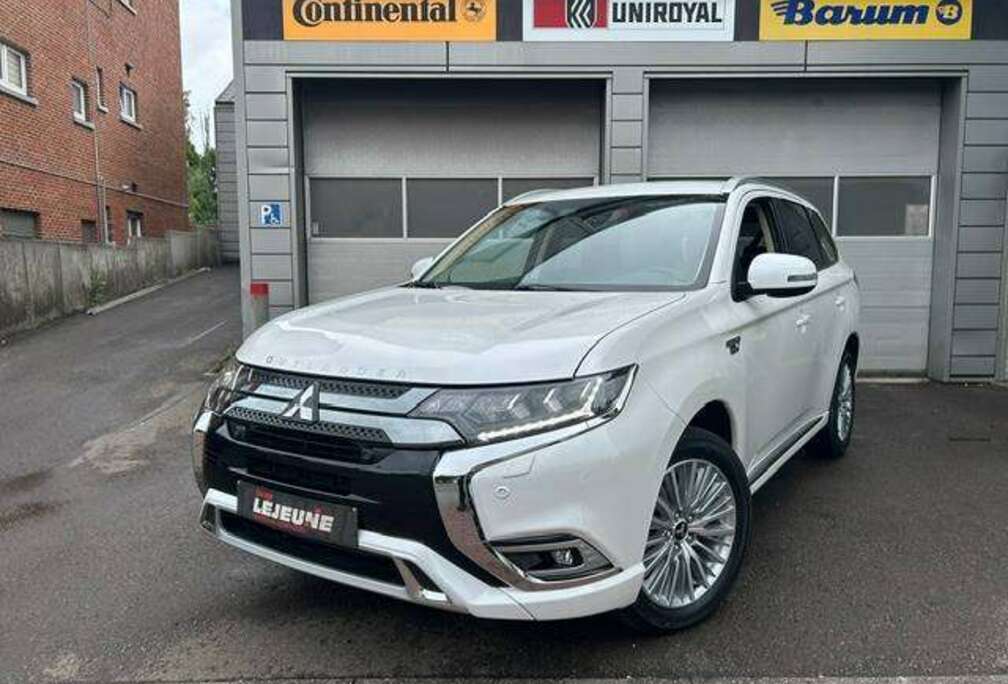 Mitsubishi Outlander PHEV 2.4i 4WD Business Edition SDA-NAV - Comme neuve