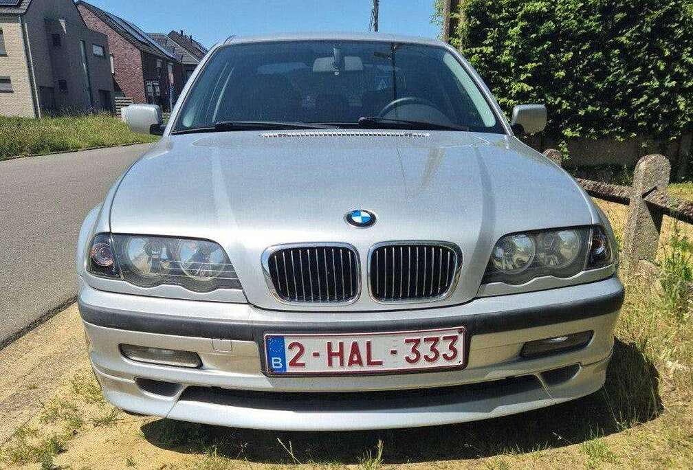 BMW 320i