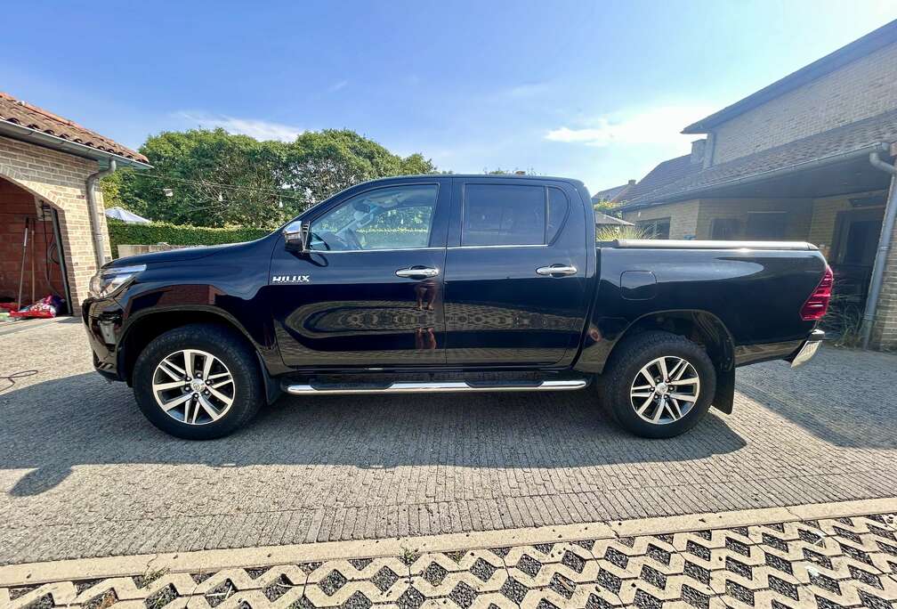 Toyota 2.4 D-4D 4WD Invincible50 Chrome