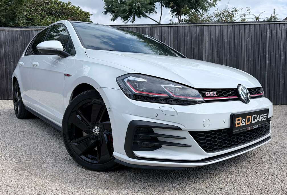 Volkswagen 2.0 TSI  * 245PK * OPENDAK/XENON/ZTLVRW/CARPLAY/CAMERA