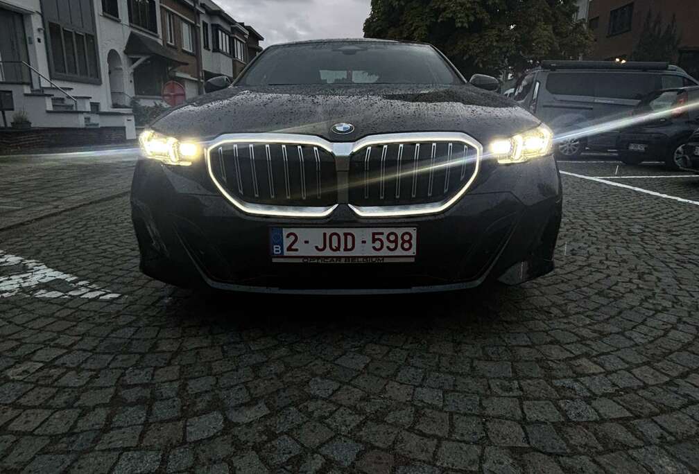 BMW 520d full option !! Luxury Line