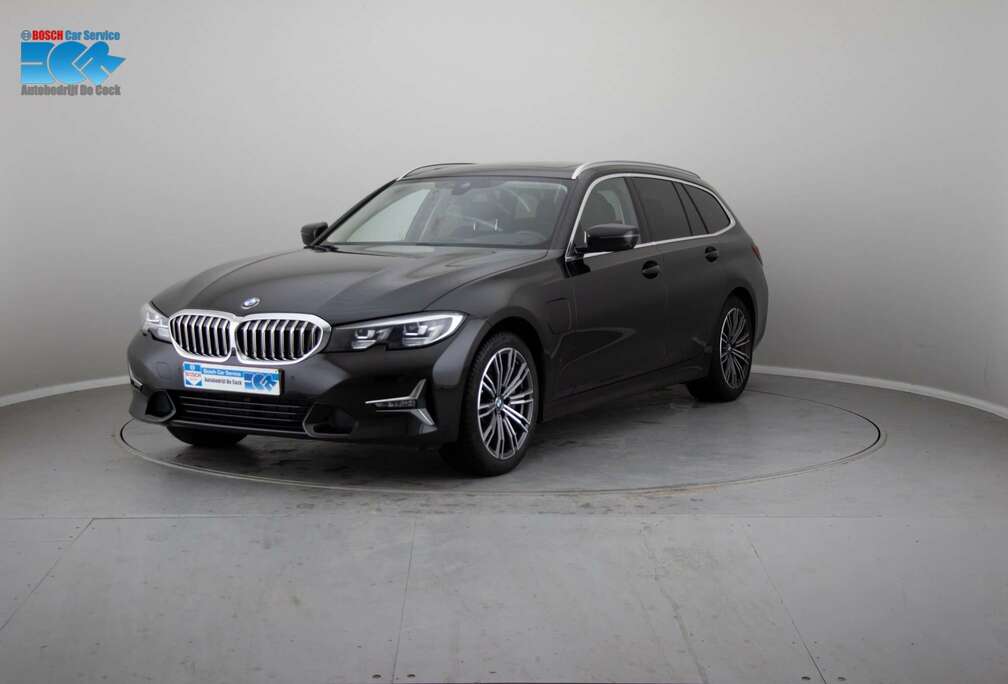 BMW Touring330e,Luxury-pack,Pano-dak,Trekhaak,Harman