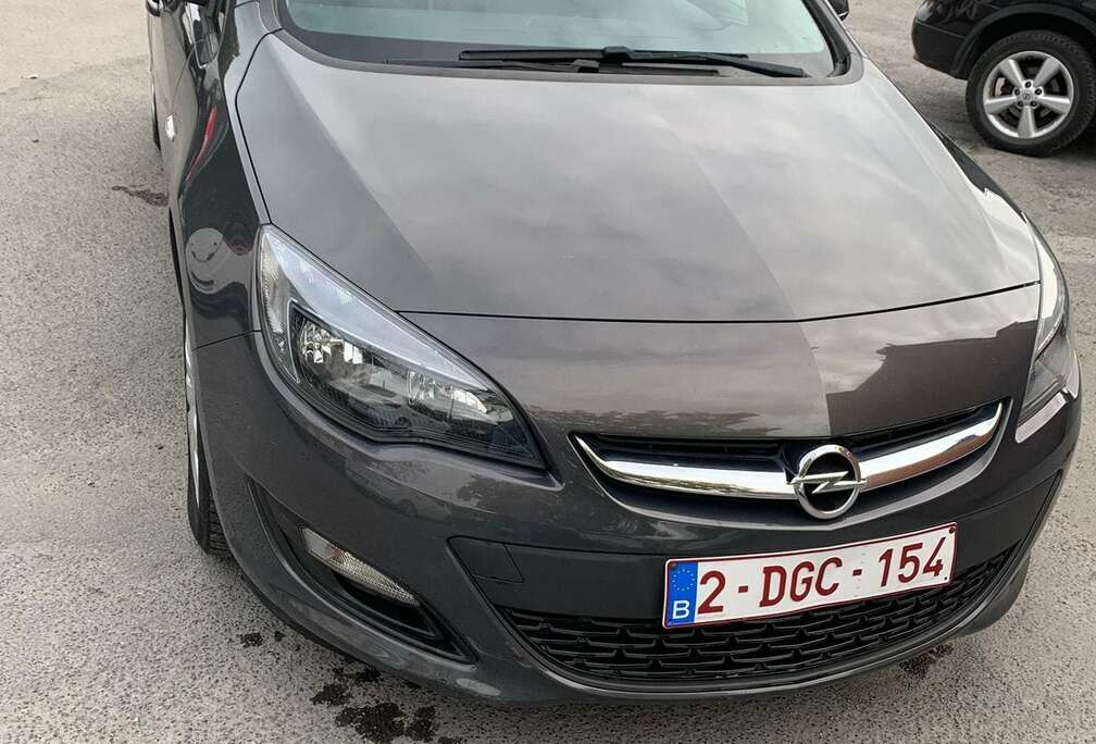 Opel Astra 1.4 Cosmo Blanco gekeurd voor verkoop