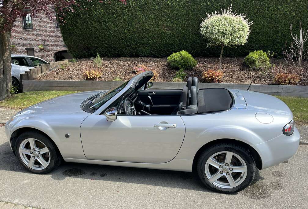 Mazda MX-5  1.8i 16v Active