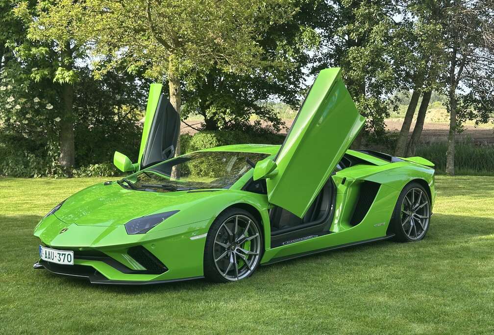 Lamborghini S 6.5i V12 LP740-4