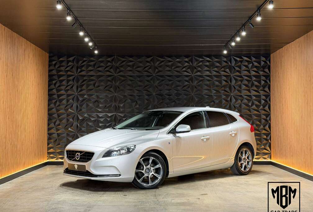 Volvo 1.6 D2 Ocean Race 12 Maanden GARANTIE Navi Leder Trekhaak Parkeersensoren Cruise Control