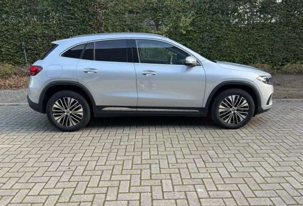 Mercedes-Benz EQA 250+  Luxury Line Distronic dodehoek camera spoorpak facelift model 2025.Led leder