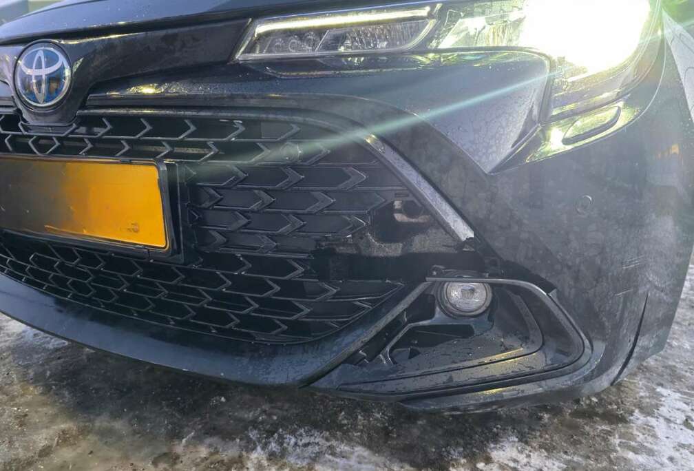 Toyota 1.8 Hybrid Touring Sports