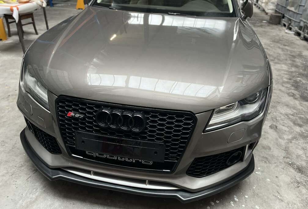Audi 2.8i V6 FSI Quattro S tronic