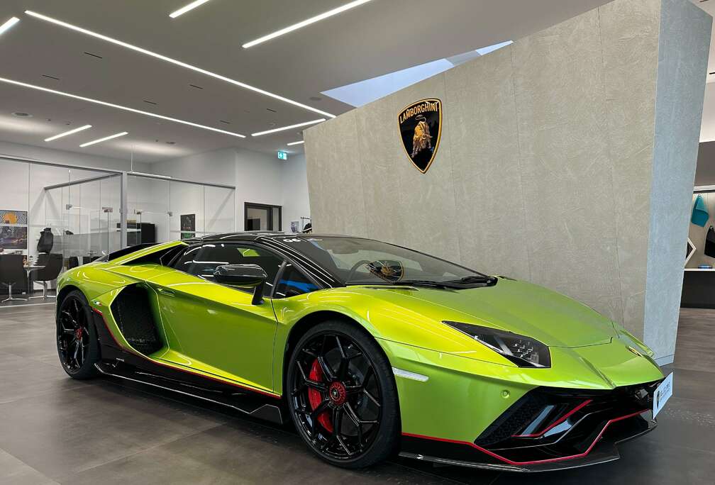 Lamborghini AVENTADOR LP780-4 ULTIMAE ROADSTER