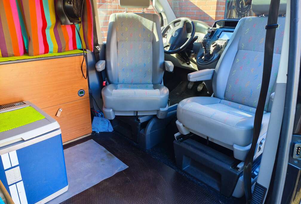 Volkswagen Reiswagen. Geschikt om met 2 personen goedkoop op reis te gaan. Volledig uitgerust. Van eerste eigenaar. Fotos op vraag.