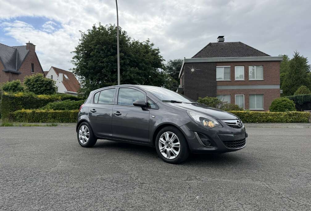 Opel 2012 met 93 ooo km 1.2 benzine euro 5 GEKEURD