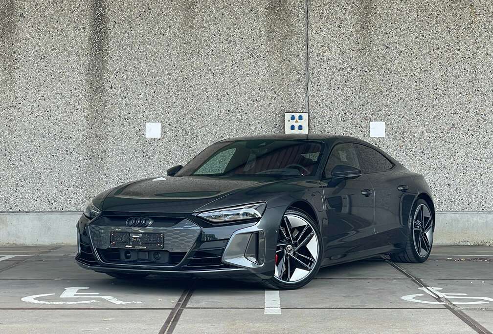 Audi RS e-tron GT - Ceramic Brakes - Carbon pack - Panoramic - Air suspension - Full Option - 70% discount