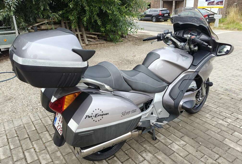 Honda Pan European