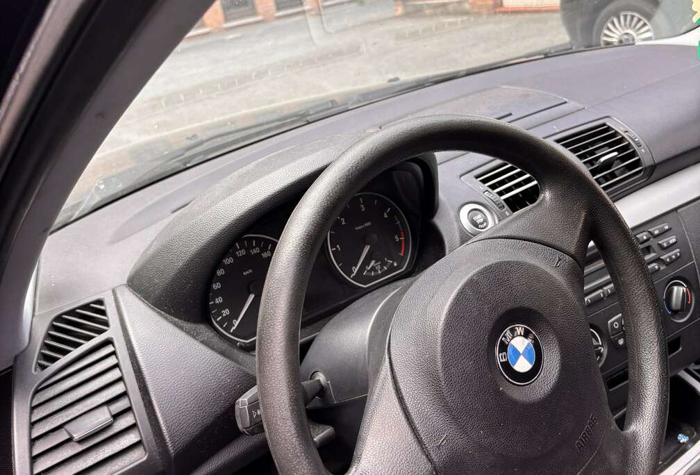 BMW 116d 5p 2.0 . Motor Problem Export