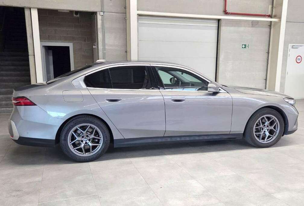 BMW 520iA MHEV
