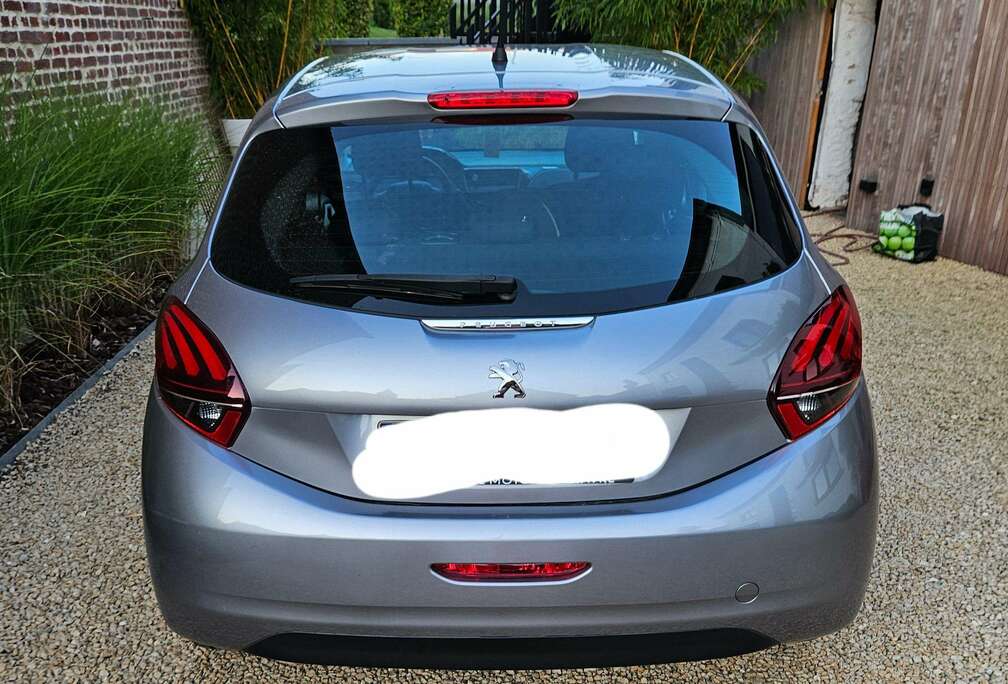 Peugeot 208 1.2i PureTech Like S