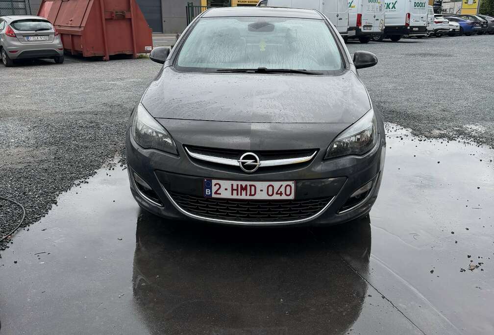 Opel Sports Tourer 1.4 Turbo Design Edition