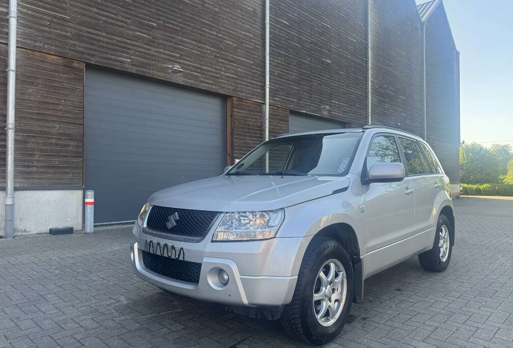 Suzuki 2.0i JLX-E