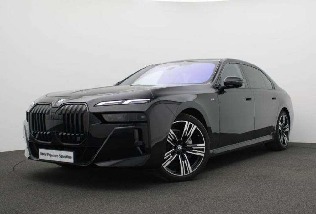 BMW M SPORT - SKY LOUNGE - ICONIC