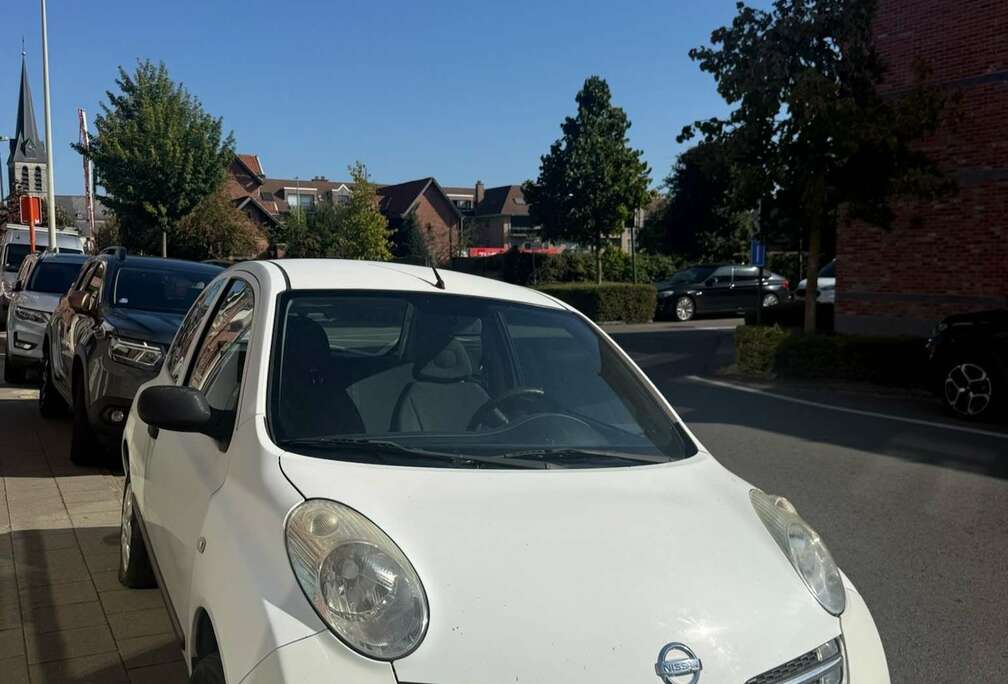 Nissan 1.0i 16v Visia A/C