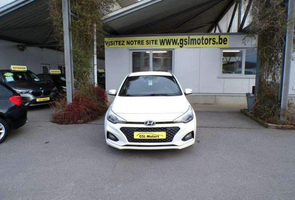 Hyundai 1.2i 84cv Blanc 08/18 Airco GPS Bluetooth Camera