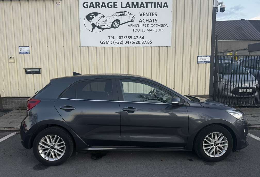 Kia 1.5i 16v sport AUTOMATIQUE