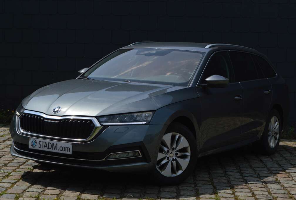 Skoda Octavia SW 2.0 TDi SCR Ambition DSG CARNET 1HAND CARPASS NAVI CAMERA