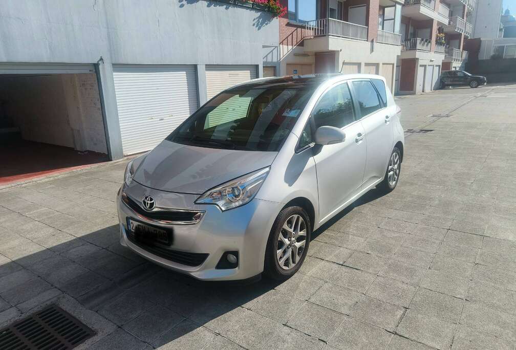 Toyota Verso S 1.33 VVT-i Lounge Multidrive S