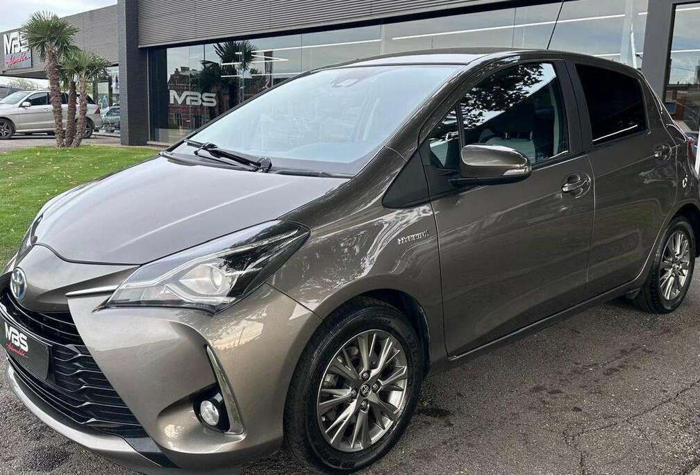 Toyota * 1.5* AUTO* NAVI* CLIM* CAMERA* GARANTIE 12 MOIS*