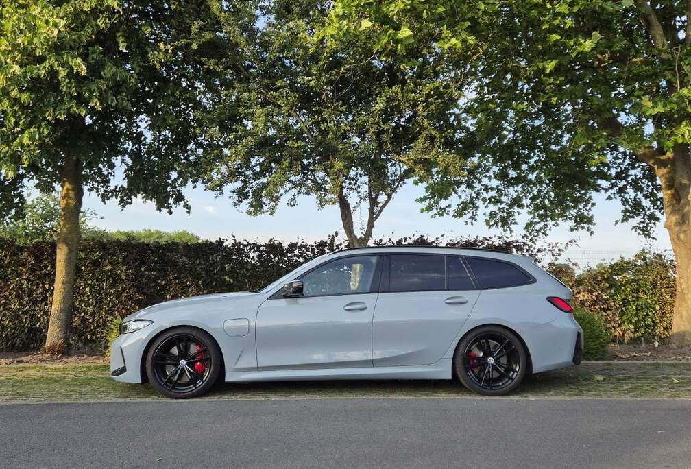 BMW 330e Touring Aut.