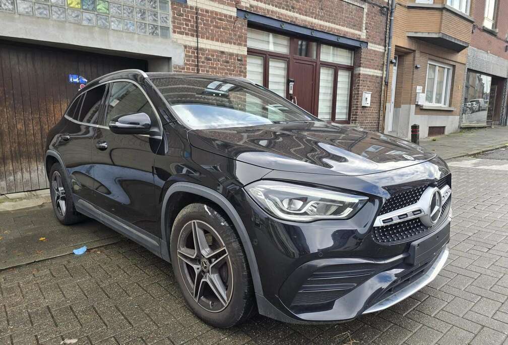 Mercedes-Benz GLA 200 7G-DCT AMG Line