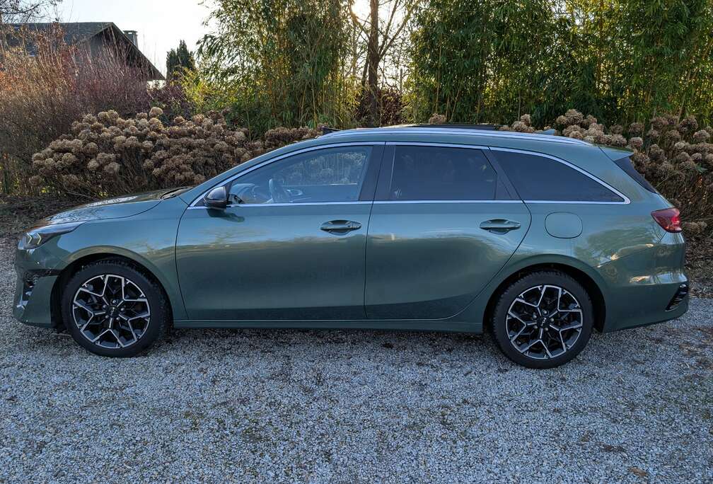 Kia Ceed SW 1.6 CRDi MHEV GT-Line DCT