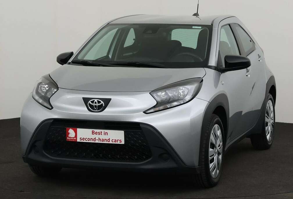 Toyota 1.0i X-PLAY CVT CVT  + A/T + CAMERA + CRUISE + AIR