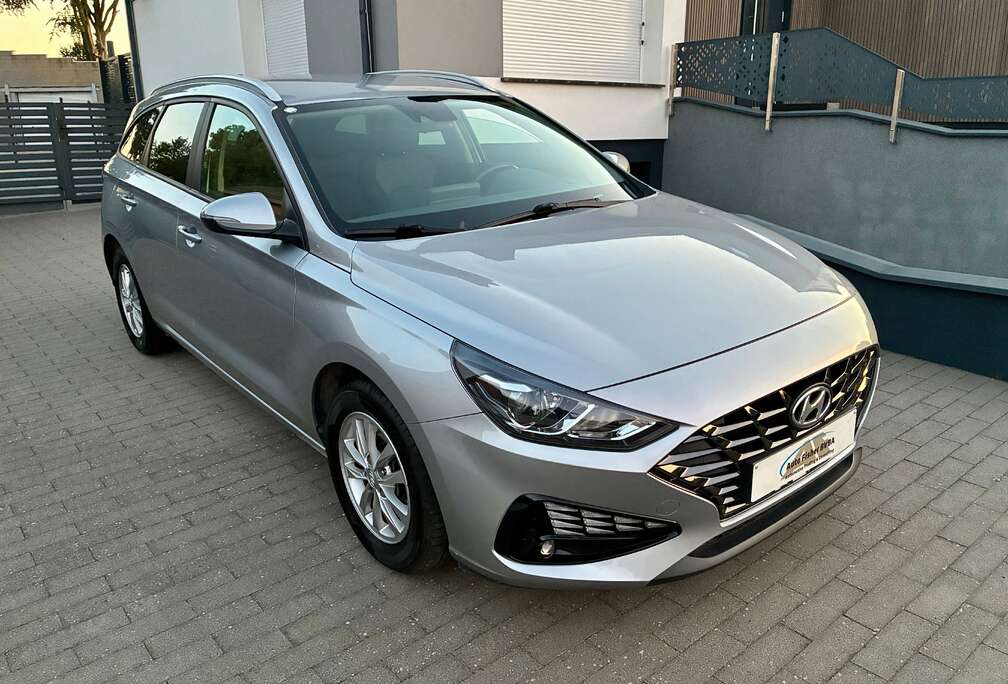 Hyundai i30 SW 1.0 T-GDi   2 jaar garantie    BTW aftrekbaar