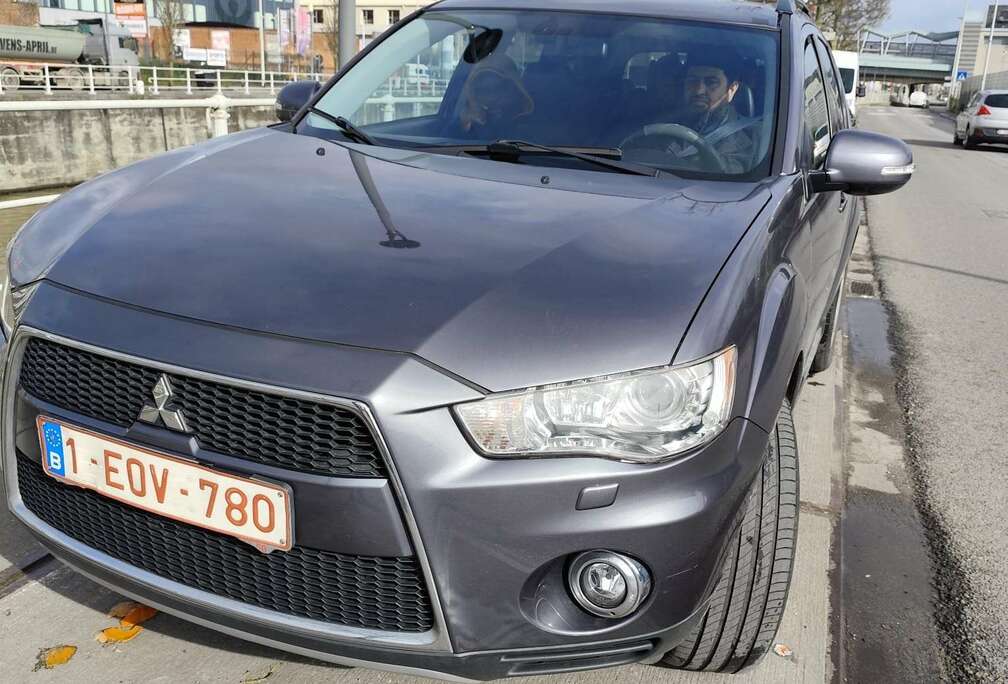 Mitsubishi 2.2 DI-D 4WD Instyle Safety