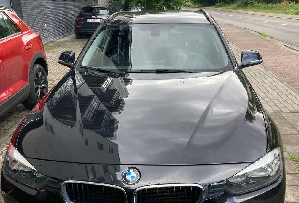 BMW 318i Touring Automatic/Navi/Leder