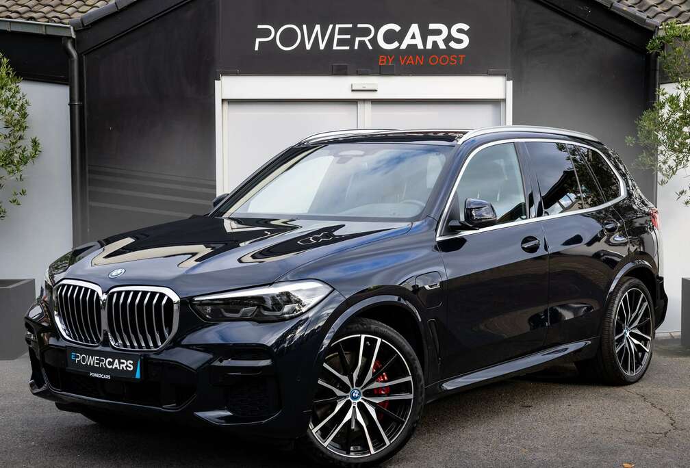 BMW xDrive45e  M SPORT  PANO  SOFTCLOSE  ACC  22\