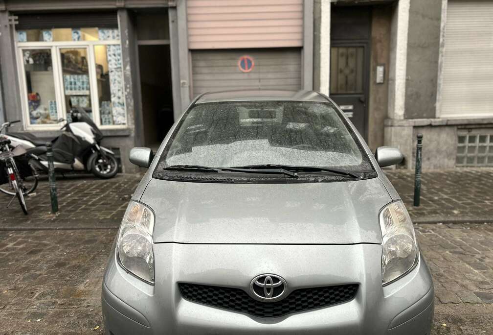 Toyota 1.3 VVT-i Sol Uniquement l’exportation