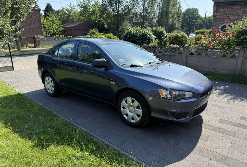 Mitsubishi 1.5i Benzine Airco 1.Eigenaar Met 80.000km