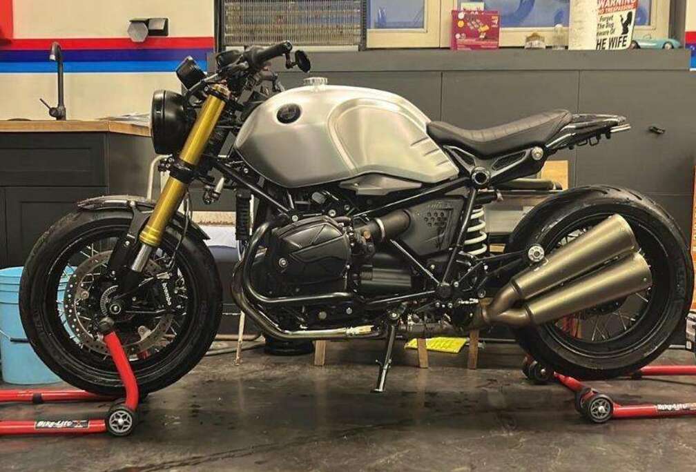 BMW R nine T