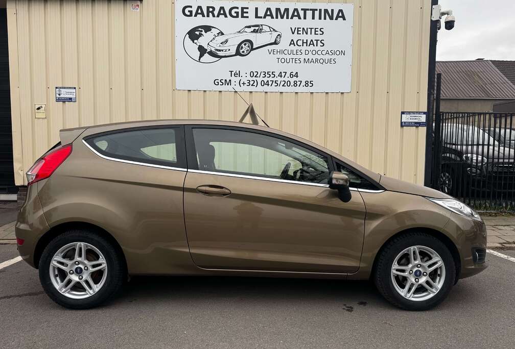 Ford Fiesta titanium garantie 1 an prêt à immatriculer