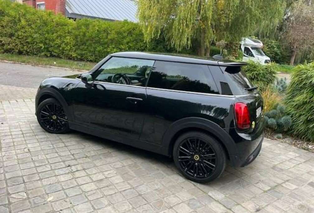 MINI Mini Cooper SE MINI Resolute Edition
