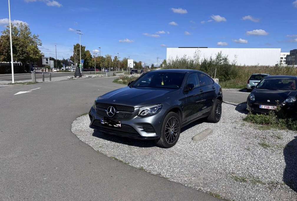 Mercedes-Benz Coupé d 4-Matic AMG LINE