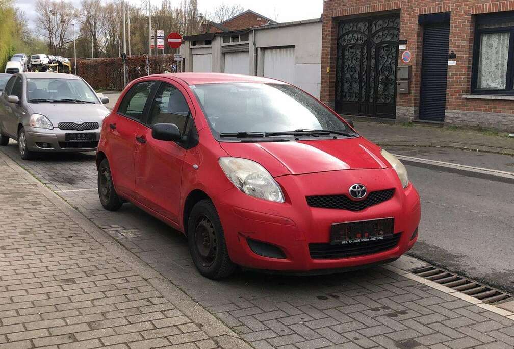 Toyota 1.0i VVT-i Luna