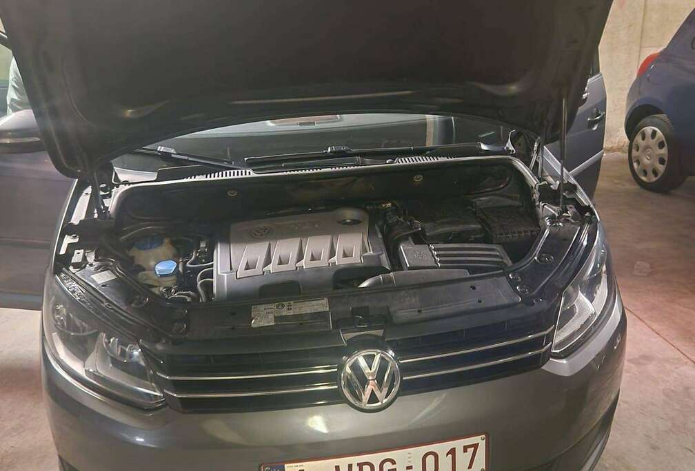 Volkswagen Touran 1.6 CR TDi Highline